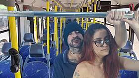 estudande e fodida por estranho dentro do onibus