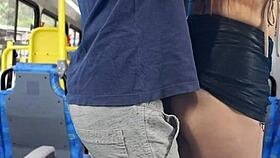 estudande e fodida por estranho dentro do onibus