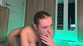 Hot squirting session with toy