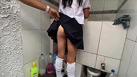 pobre chica gets rough fucked by older guy with no mercy at all