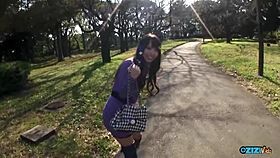 This babe sucked a hard fat cock in car