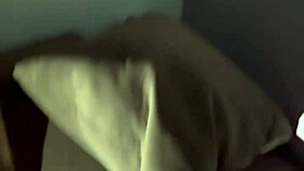 gotica culona masturbandose con placer intenso