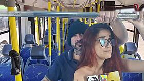 estudande e fodida por estranho dentro do onibus