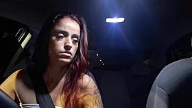 safada trabalha de motorista de aplicativo e pega homem se masturbando no banco de tras