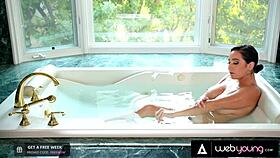 Karlee grey joins kendra spade in bathtub before date