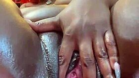 legs up plunging this pussy