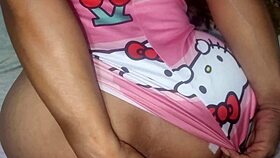 Venezuelan wife shakes her big ass outside