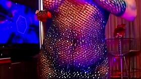 Morena fingindo que esta em uma chamada de video real com voce