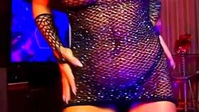 Morena fingindo que esta em uma chamada de video real com voce