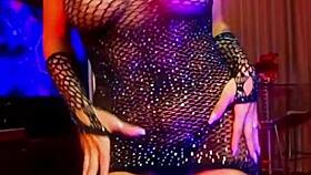 Morena fingindo que esta em uma chamada de video real com voce
