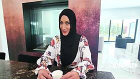 Arabic Milf Gives Passionate Thank You Blowjob