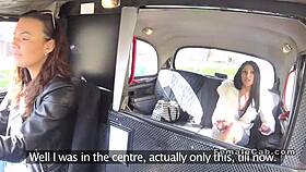Fitness babe uses toy in taxi