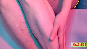 Pissing in the tub and fingering her open pussy