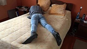i pull down my jeans to show my ass and have anal sex
