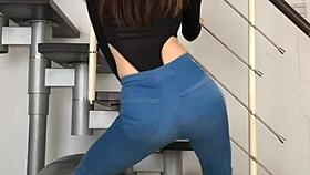 chinese girl dances in tight jeans now!